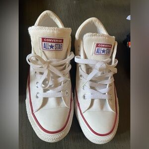 Women’s converse shoes never worn